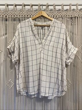 a new day White Windowpane V-Neck Short Sleeve Blouse